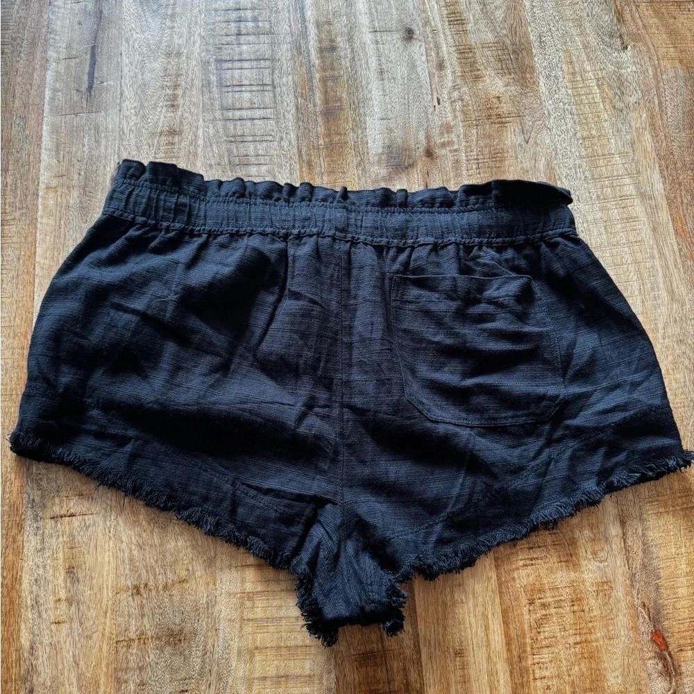 BDG urban outfitters black Charcoal Textured Frankie paper bag frayed hem shorts
